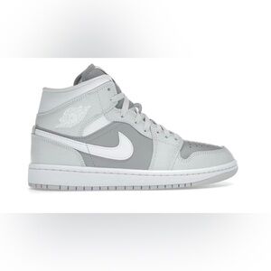 Jordan 1 Mid
Photon Dust Atmosphere Grey
- Size 6.5W 5Y - Brand New